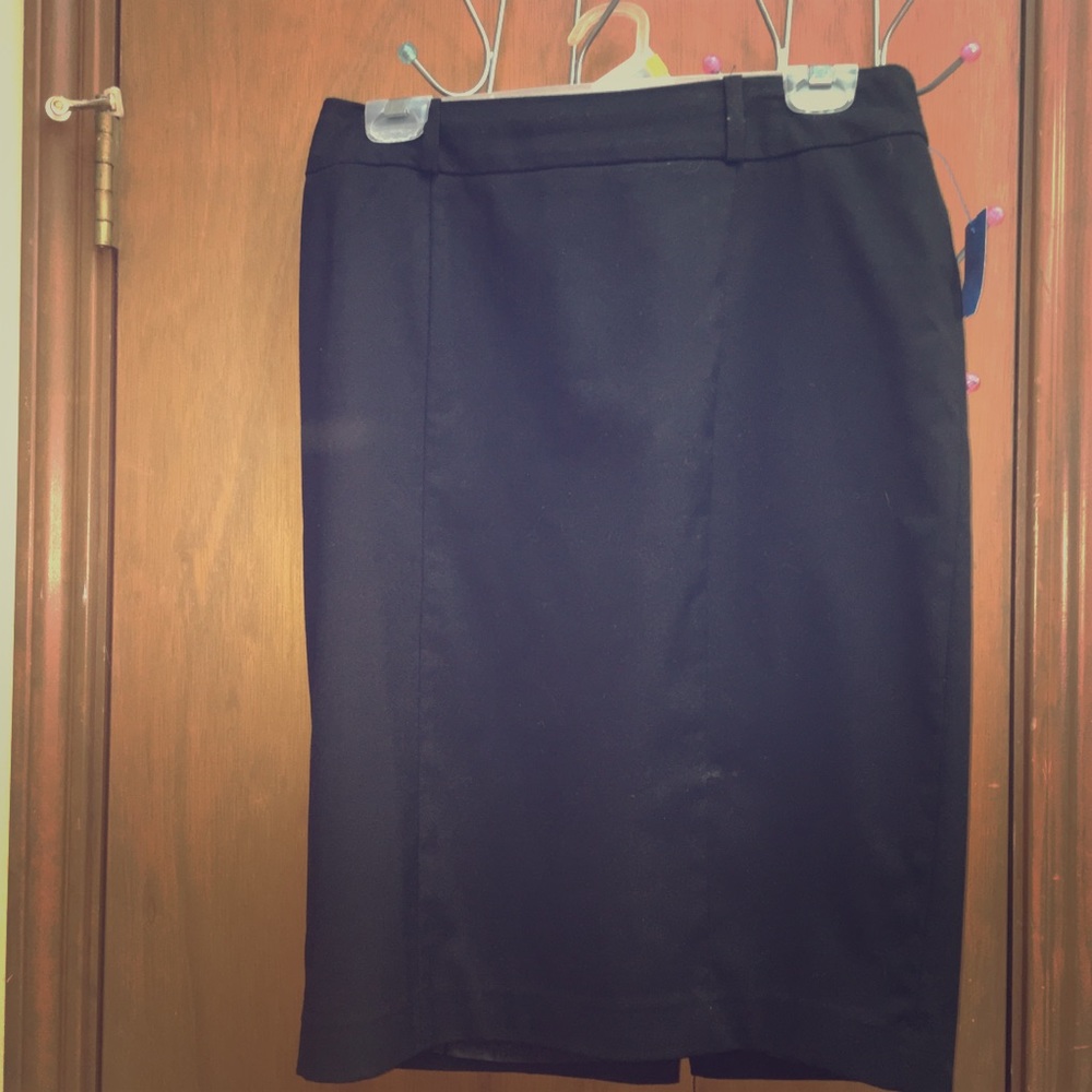 Black business skirt with back slit and belt loops
